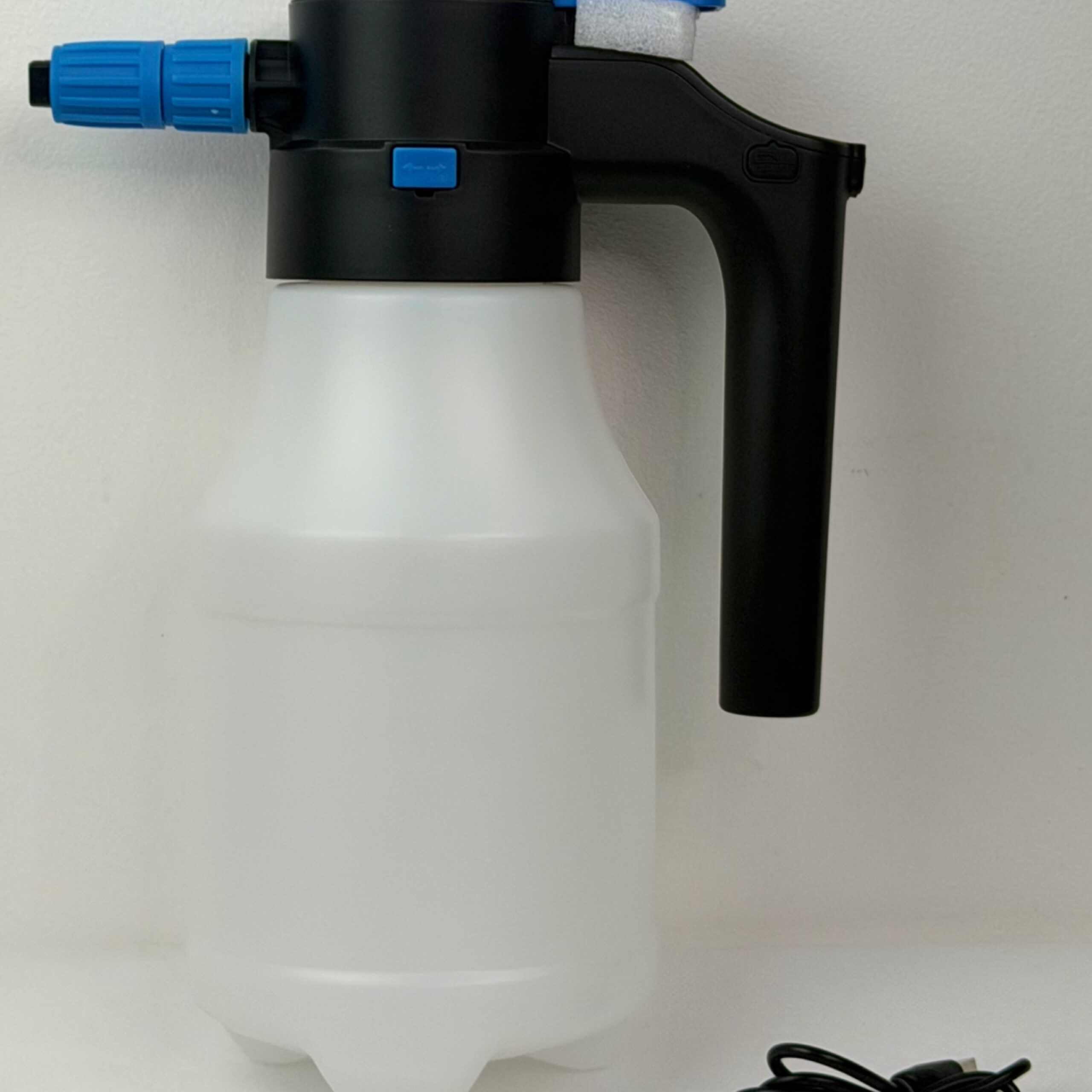 USB pump action spray for snow foam bottle